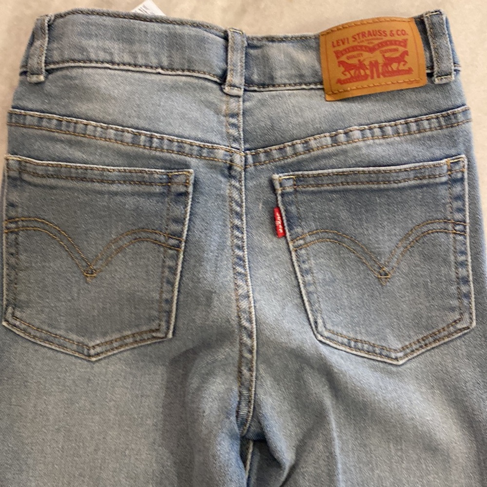 Levi’s - Picture 6 of 6